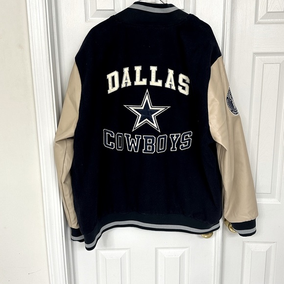 Cowboys Tommy Hilfiger Jacket. - Picture 3 of 3